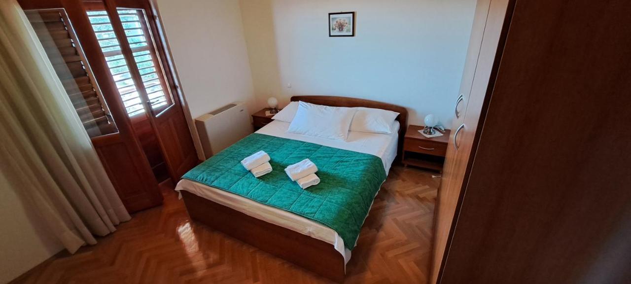 Apartment With Splendid Sea View Трогир Экстерьер фото