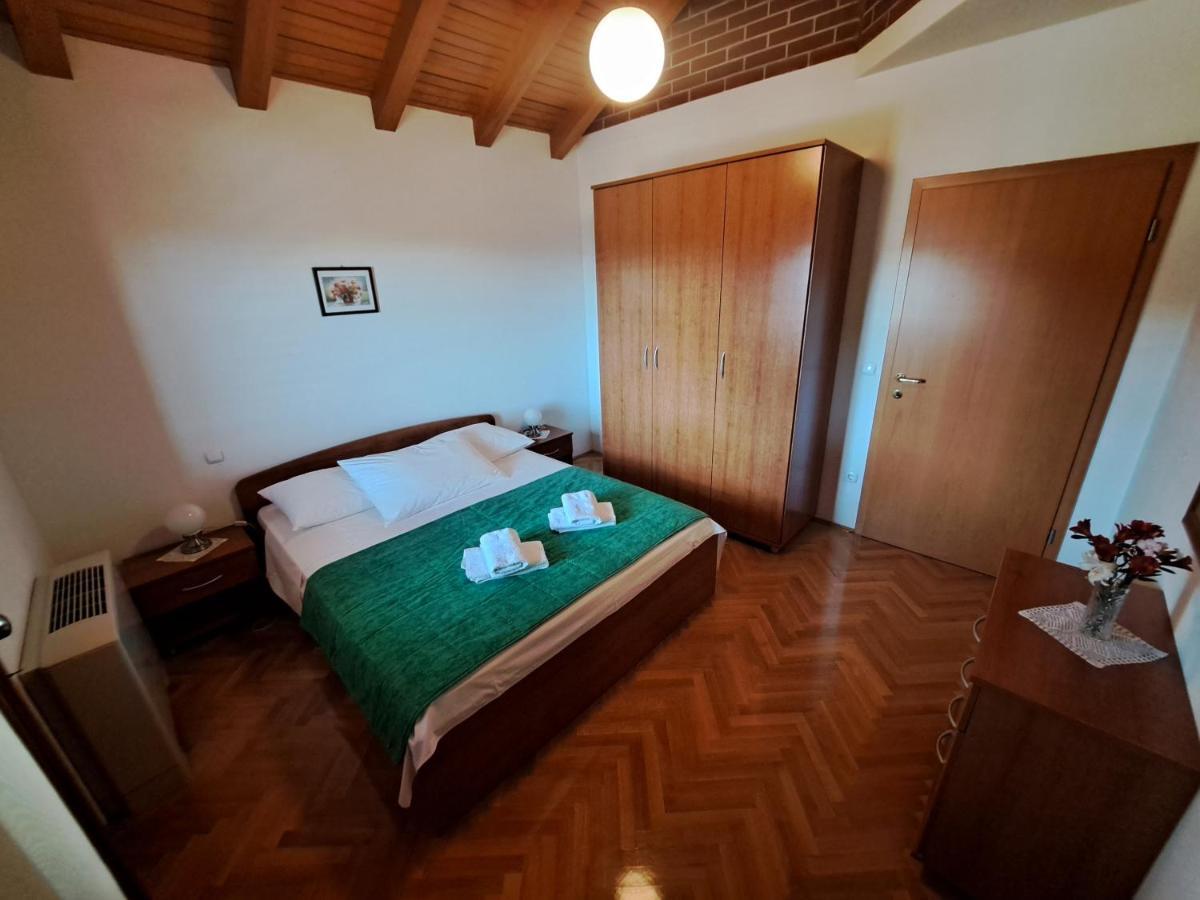 Apartment With Splendid Sea View Трогир Экстерьер фото