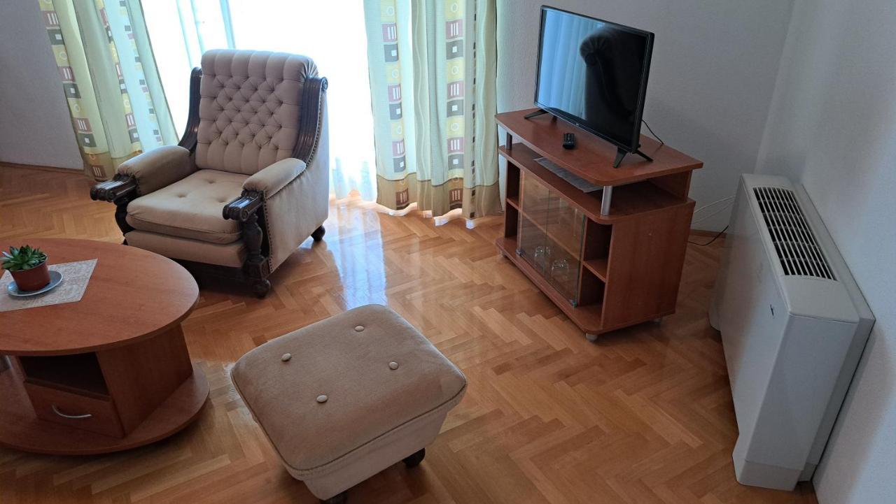 Apartment With Splendid Sea View Трогир Экстерьер фото