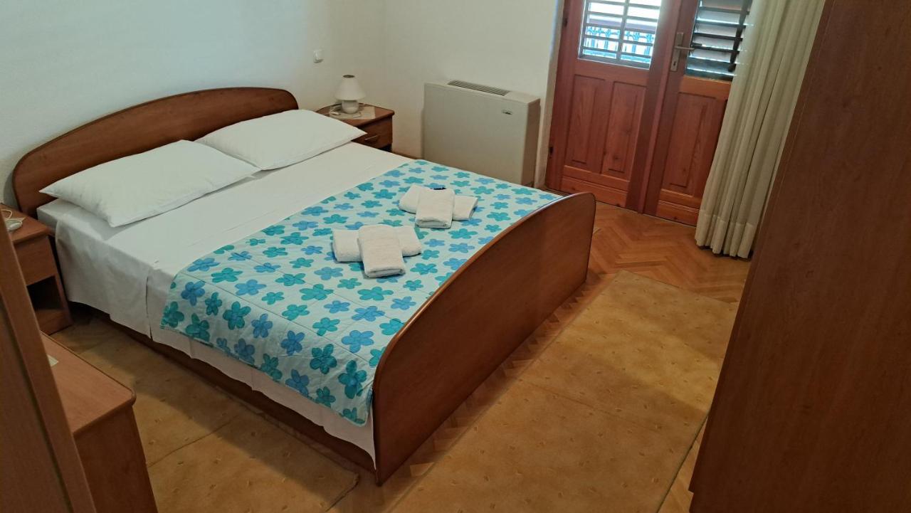 Apartment With Splendid Sea View Трогир Экстерьер фото