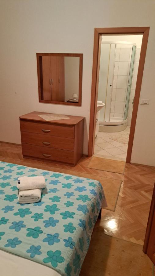 Apartment With Splendid Sea View Трогир Экстерьер фото
