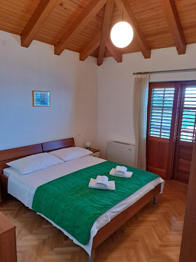 Apartment With Splendid Sea View Трогир Экстерьер фото