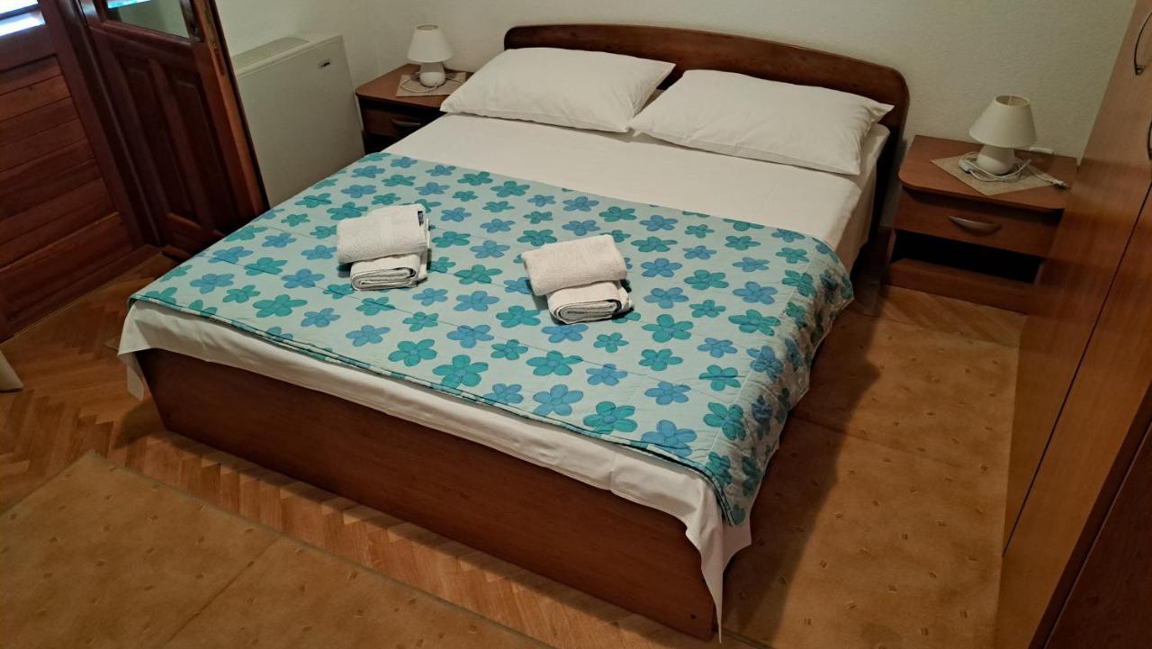 Apartment With Splendid Sea View Трогир Экстерьер фото