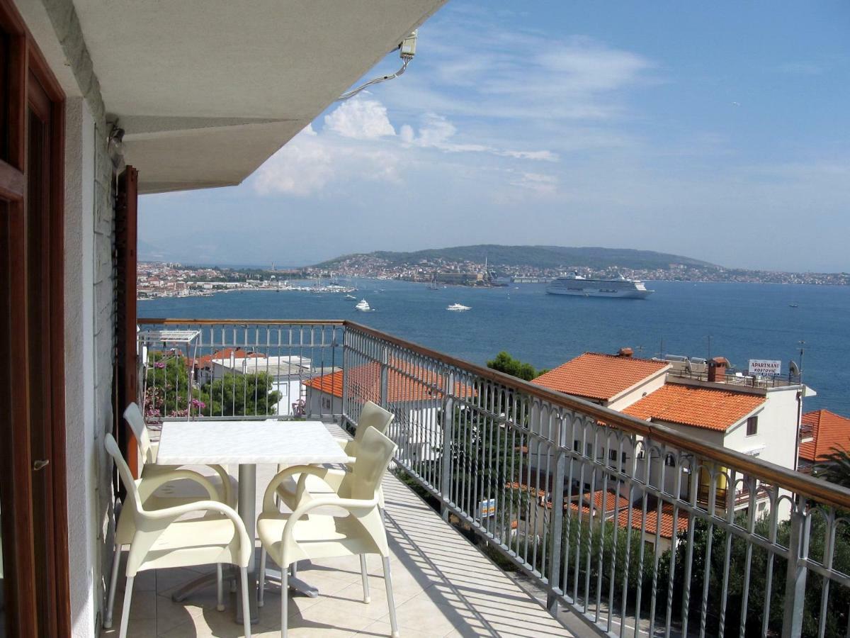 Apartment With Splendid Sea View Трогир Экстерьер фото