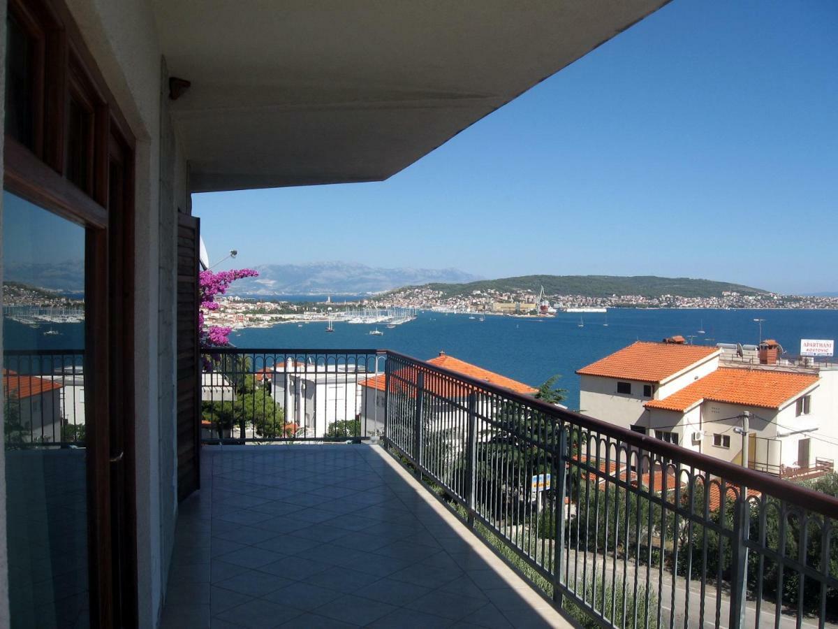 Apartment With Splendid Sea View Трогир Экстерьер фото