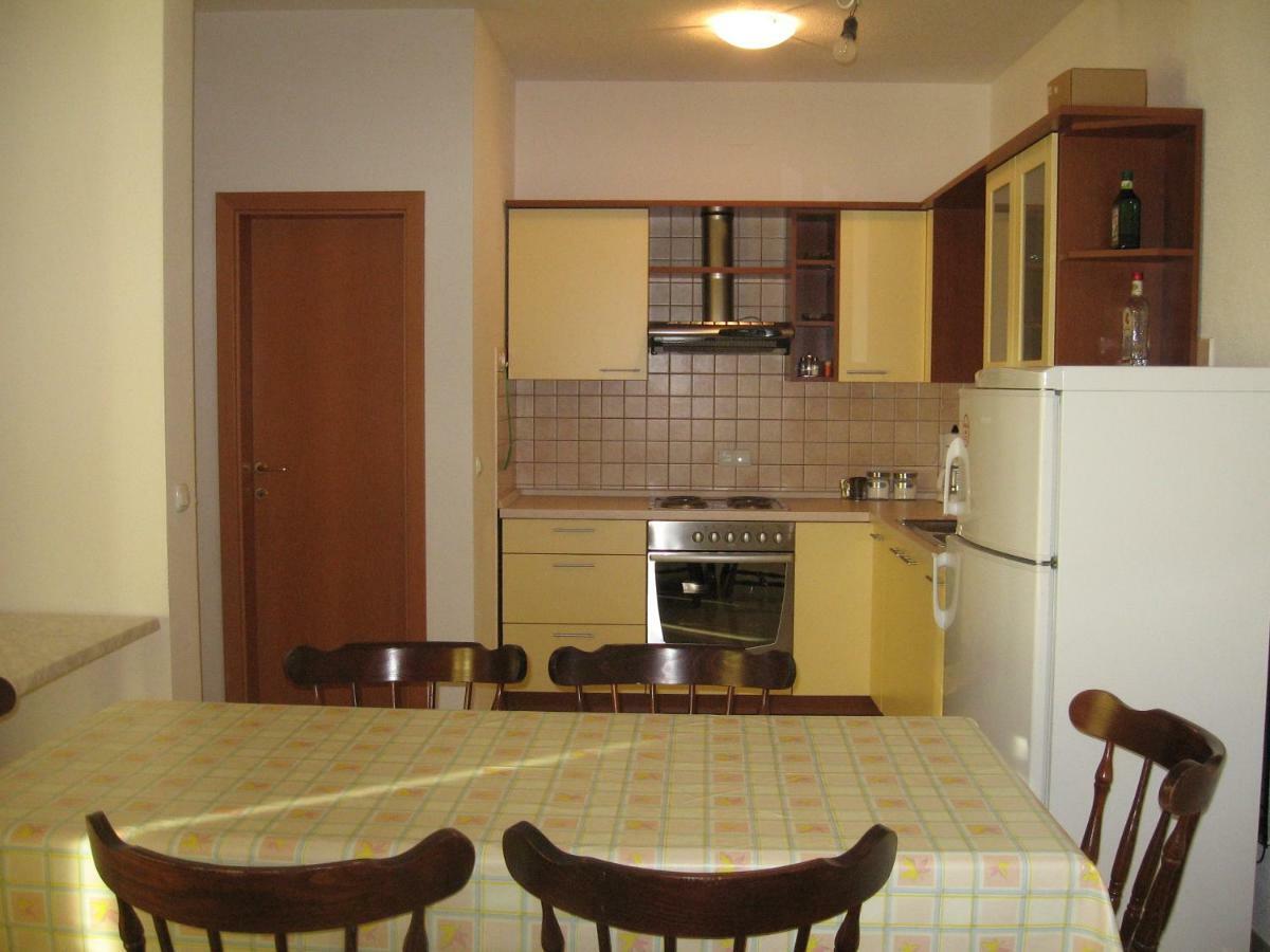 Apartment With Splendid Sea View Трогир Экстерьер фото