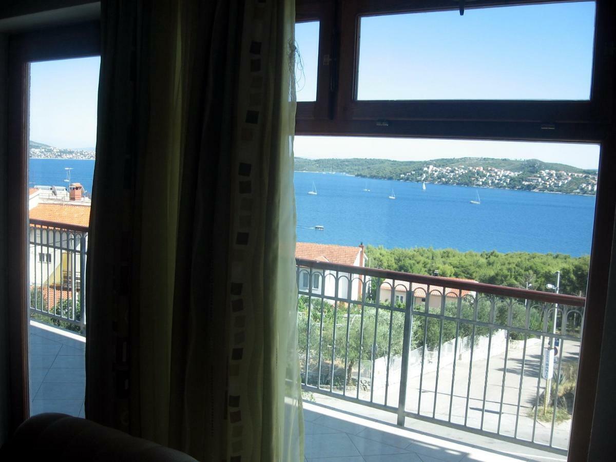 Apartment With Splendid Sea View Трогир Экстерьер фото