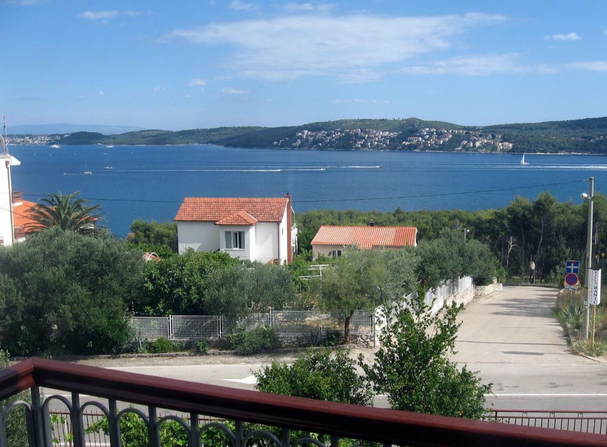 Apartment With Splendid Sea View Трогир Экстерьер фото