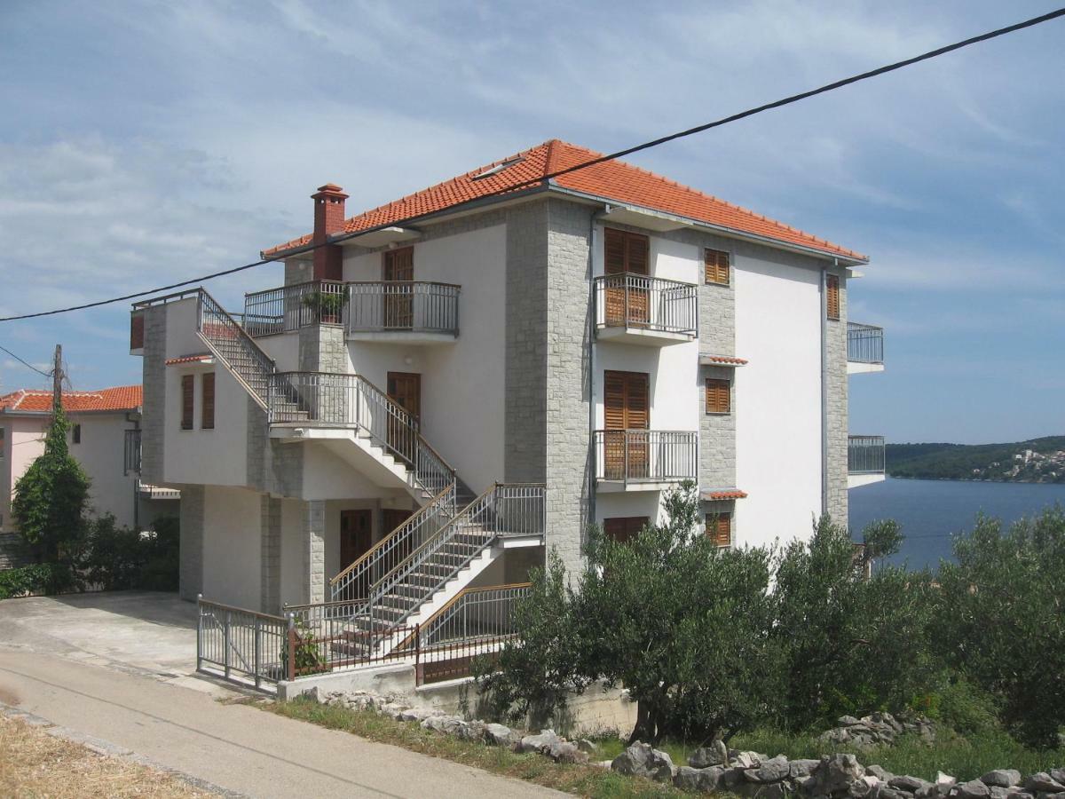 Apartment With Splendid Sea View Трогир Экстерьер фото